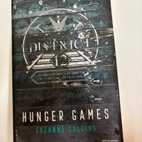 Libro: “ Hunger Games district 12”