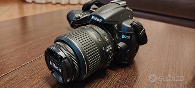 Nikon D5000 + obbiettivi + borsa