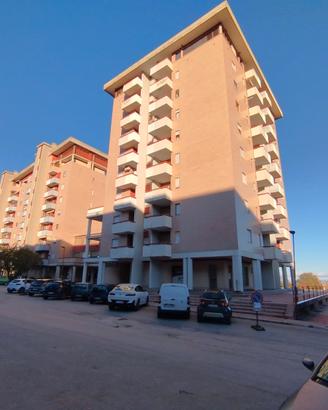 P.zza Molise-125mq ristruttura con soffitta e box