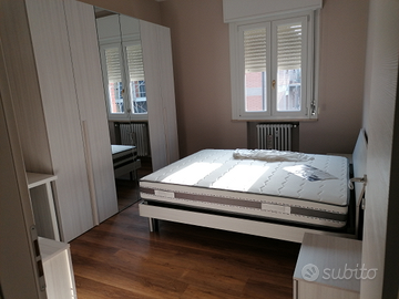 Bella camera matrimoniale a 100 m dal centro/osped