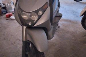 motociclo beverly piaggio 200