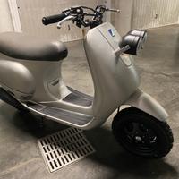 Piaggio Vespa 50 ET2 Urban Scrambler (Unico Pezzo)