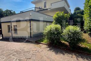 Villetta Trifamiliare Senago [Cod. rif 3321086VRG]