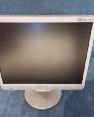 Monitor  Samsung 743 BM 17