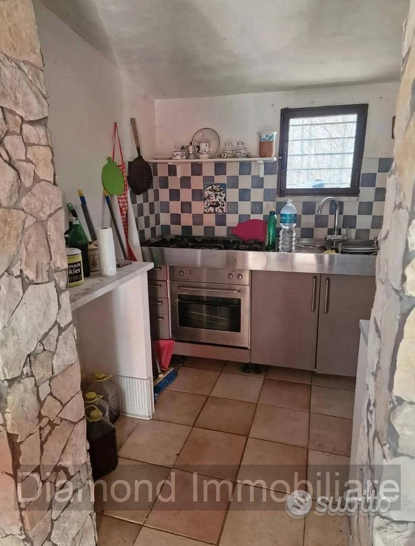 Casetta con 4.000mq di terreno a Zafferana Etnea - Vista 3