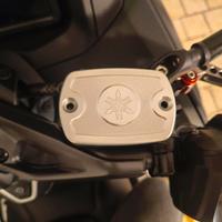 Coperchi pompe freno yamaha TMAX performance1 
