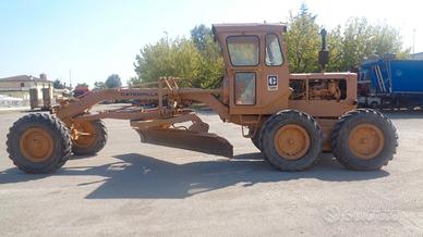 MOTOLIVELLATRICE CATERPILLAR 112F