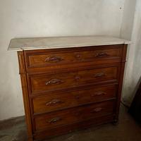 Cassettone con specchiera