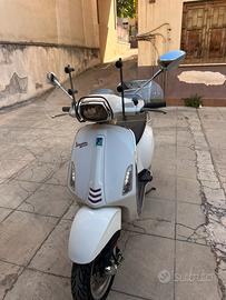Vespa 125 sprint