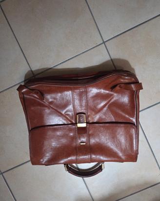 Borsa da lavoro in cuoio.