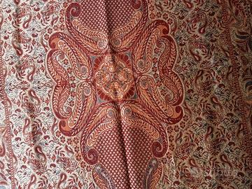 La bellezza della tradizione nei fili del Termeh