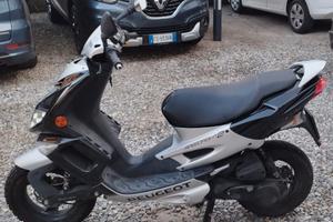 scooter peugeot immatricolato 11/11/2008