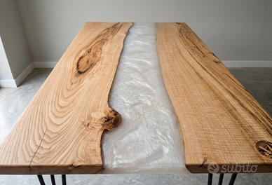 tavolo da pranzo legno massello e resina