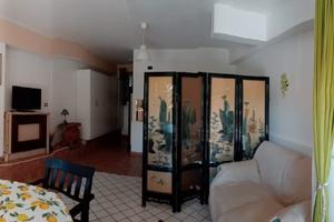 Monolocale in villa con angolo cottura e bagno