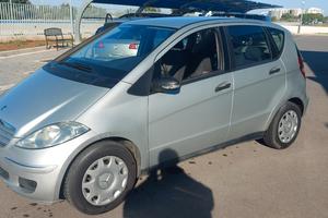 Mercedes Classe A soli 170.000 km OK NEOPATENTATI