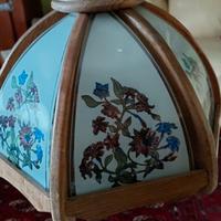 antico lampadario in legno