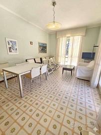 Appartamento di 85 m² con 4 locali e box auto a Ce