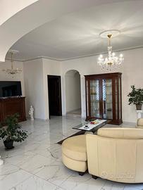 Rif 103 Elegante Appartamento in Villa - Finiture