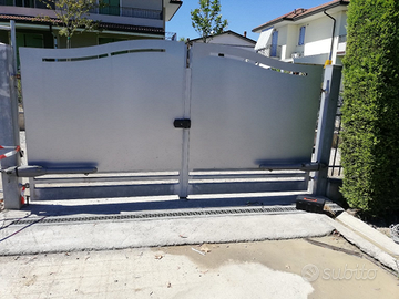 Braccetti elettrici automazione cancello carraio