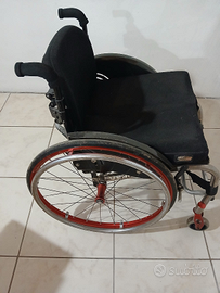 Carrozzina per disabili super leggera