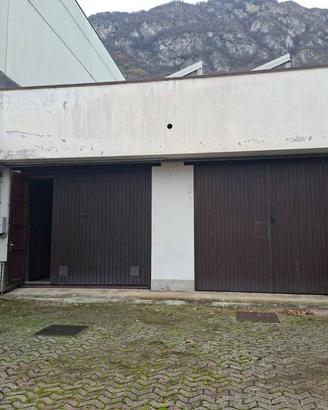 Immobile di 307 m² con 1 locale a Pescate