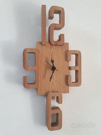 Orologio a muro in legno