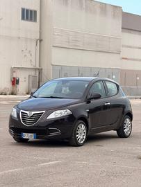 Lancia Ypsilon 1.2 69 CV 5 porte S&S Silver