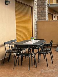 Tavolo allungabile e sedie EMU