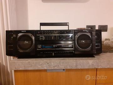 Boombox Sanyo M 803 SR. 