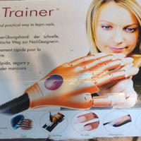 mano per esercitazione unghie 