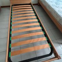 Letto singolo con comodino
