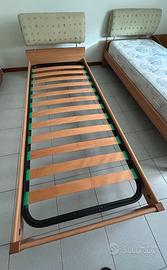 Letto singolo con comodino