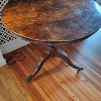 Tavolo tondo antico