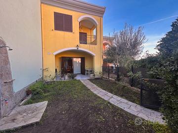 Graziosa villetta a schiera su due livelli