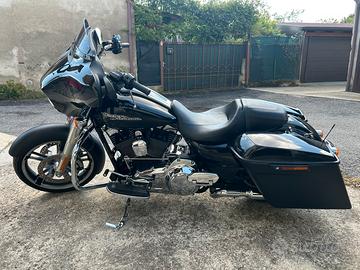 Harley Davidson Street Glide 103