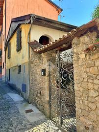 CASA INDIPENDENTE A MANDELLO DEL LARIO