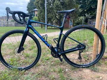 Giant revolt advanced 2 carbon
