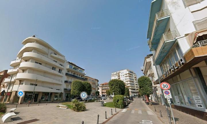 Sottomarina - mini in centro libero da subito