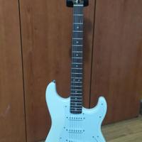 Squier straocaster bullet + amplificatore