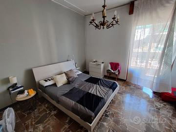 STANZA LA SPEZIA . studenti univertari e MILITARI