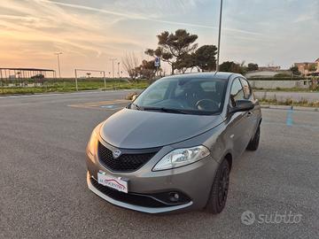 Lancia Ypsilon 1.0 FireFly 5 porte S&S Hybrid Ecoc