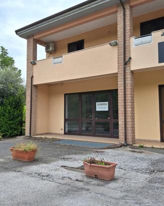 Locale/abitazione 100 mq