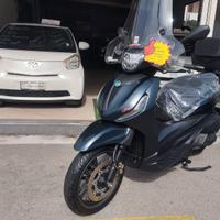 COME NUOVO BEVERLY 300  HPE SPORT DA VETRINA