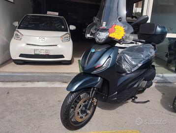 COME NUOVO BEVERLY 300  HPE SPORT DA VETRINA