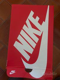 Nike squalo rosse e bianche best sale