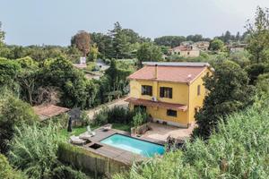 VILLA SINGOLA A BRACCIANO