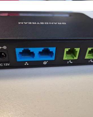 Adattatore VoIP Grandstream HT812, come da foto.