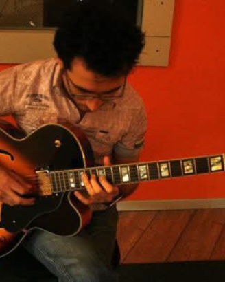 Lezioni di Chitarra Moderna a Torino