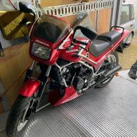 Honda VF 400 - 1983