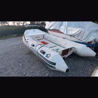 Carena vetroresina gommone